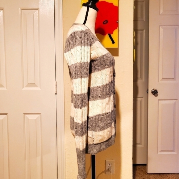 Hollister | Gray & White Striped Cardigan - Picture 2 of 5